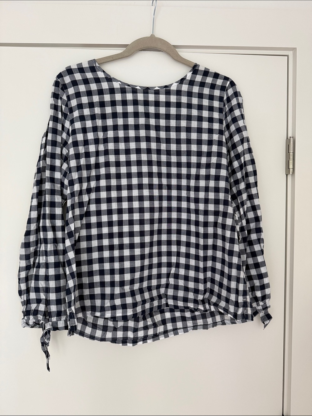 J Crew Women’s checkered Peek-A-Boo Shoulder Top L